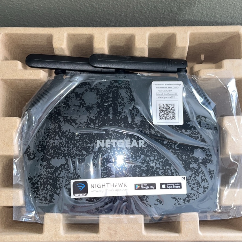NetGear WiFi Router - Picture 3 of 8